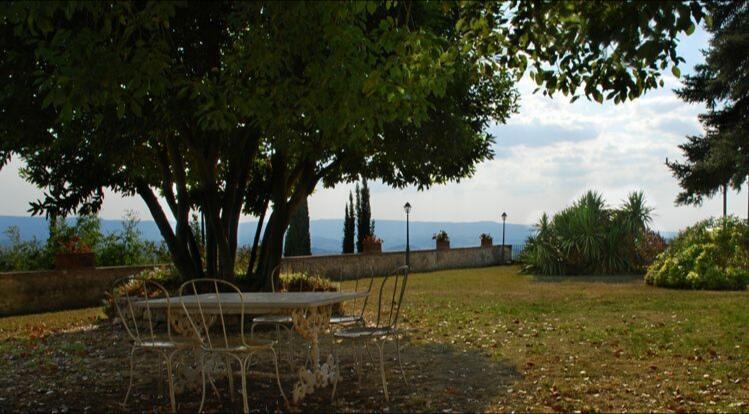 فندق تْشيرتالدوفي  Castello Di Tavolese المظهر الخارجي الصورة